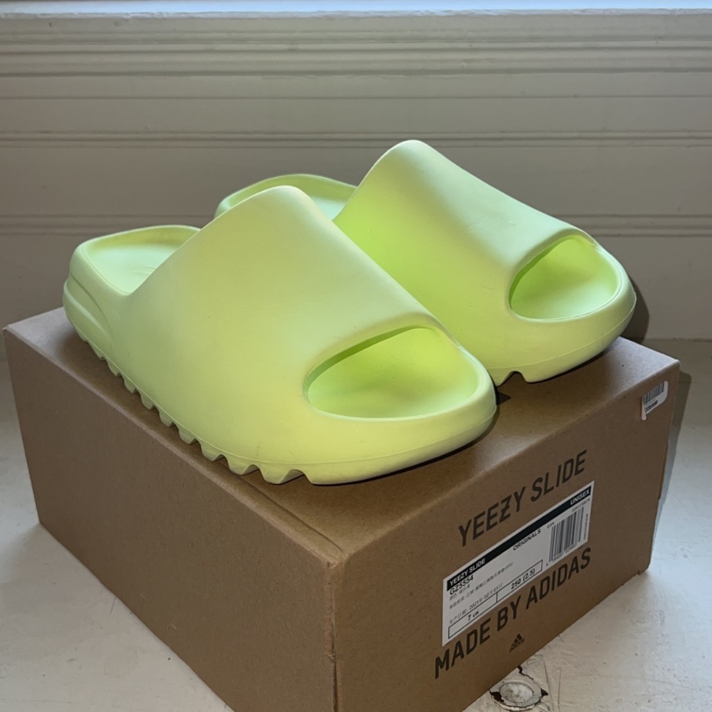COPY - Yeezy glow green
